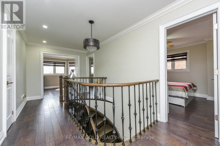72 RAINFOREST DRIVE, Brampton (Sandringham-Wellington), Ontario, L6R1B1