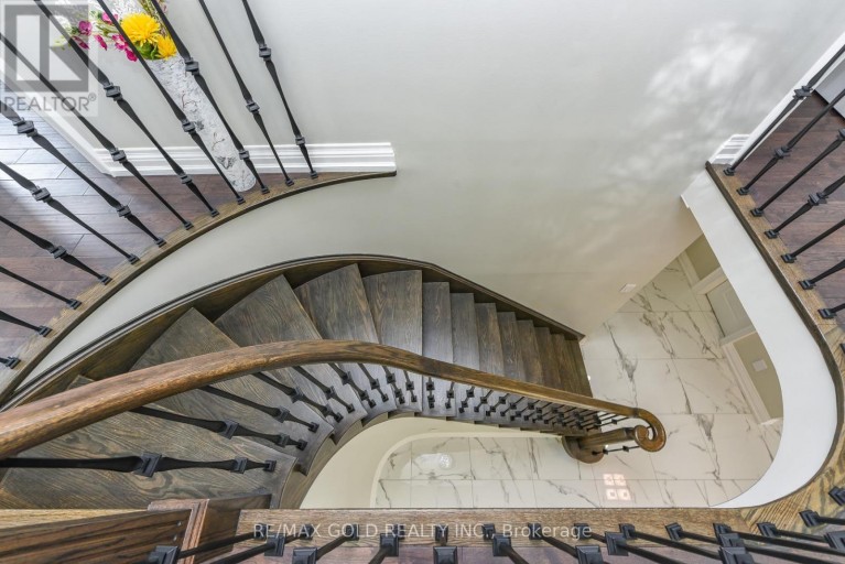 72 RAINFOREST DRIVE, Brampton (Sandringham-Wellington), Ontario, L6R1B1