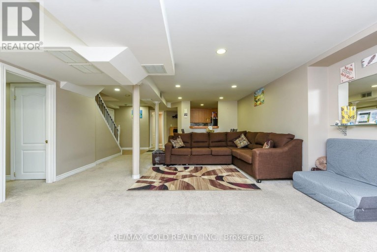 72 RAINFOREST DRIVE, Brampton (Sandringham-Wellington), Ontario, L6R1B1