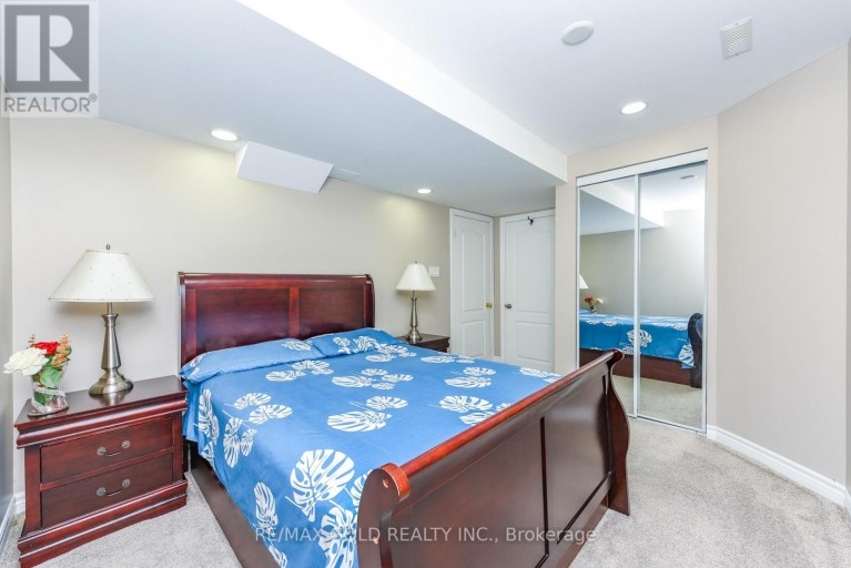 72 RAINFOREST DRIVE, Brampton (Sandringham-Wellington), Ontario, L6R1B1