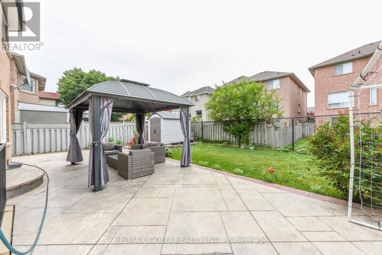 72 RAINFOREST DRIVE, Brampton (Sandringham-Wellington), Ontario, L6R1B1