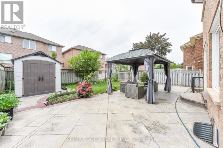 72 RAINFOREST DRIVE, Brampton (Sandringham-Wellington), Ontario, L6R1B1
