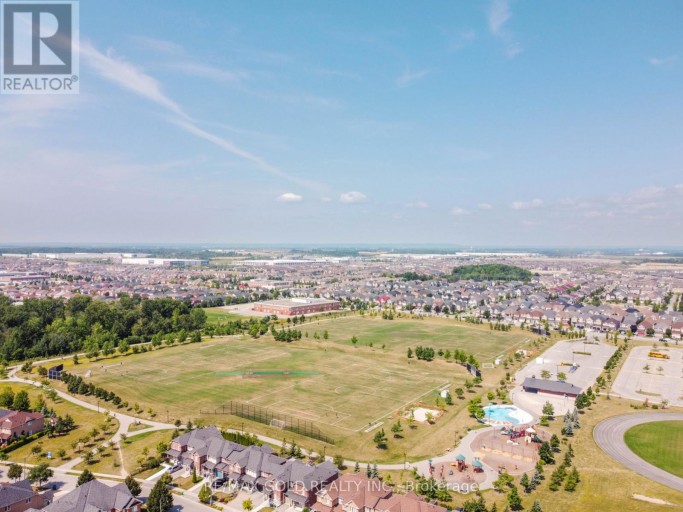 72 RAINFOREST DRIVE, Brampton (Sandringham-Wellington), Ontario, L6R1B1