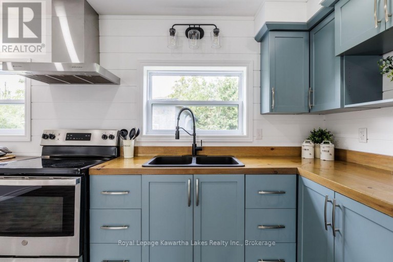 112 MURRAY STREET, Kawartha Lakes (Fenelon Falls), Ontario, K0M1N0