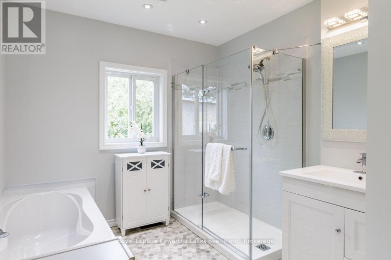 112 MURRAY STREET, Kawartha Lakes (Fenelon Falls), Ontario, K0M1N0
