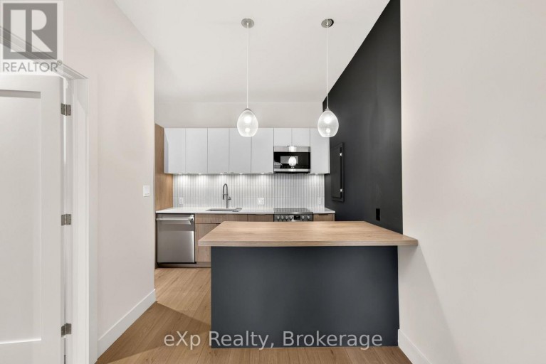 12 - 24 WELLINGTON STREET, Stratford, Ontario, N5A2L2
