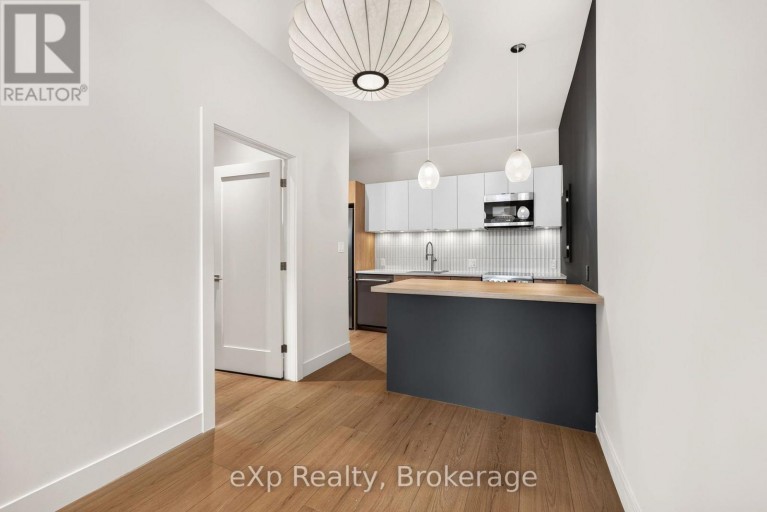 12 - 24 WELLINGTON STREET, Stratford, Ontario, N5A2L2