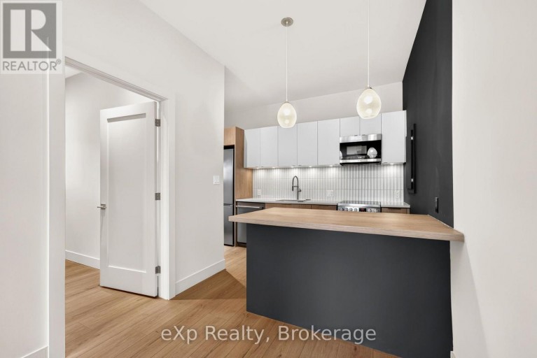12 - 24 WELLINGTON STREET, Stratford, Ontario, N5A2L2