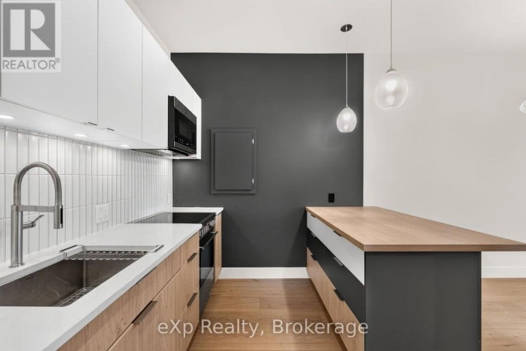 12 - 24 WELLINGTON STREET, Stratford, Ontario, N5A2L2