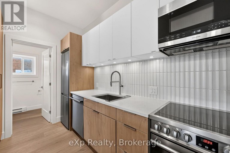 12 - 24 WELLINGTON STREET, Stratford, Ontario, N5A2L2
