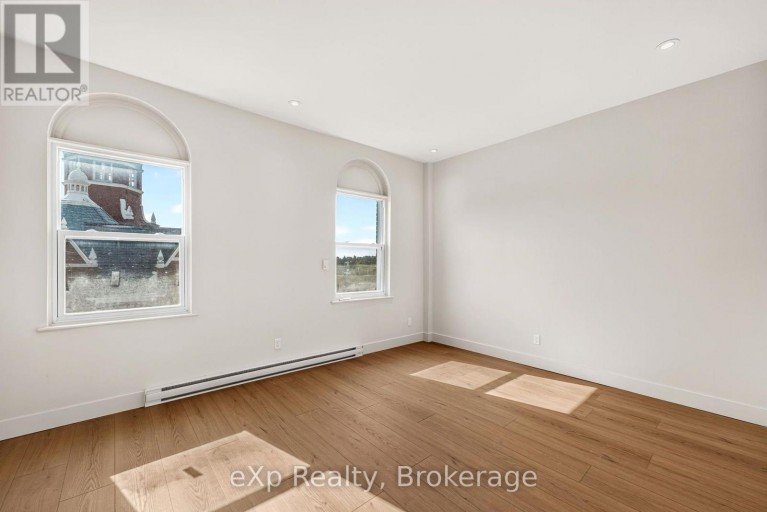 12 - 24 WELLINGTON STREET, Stratford, Ontario, N5A2L2