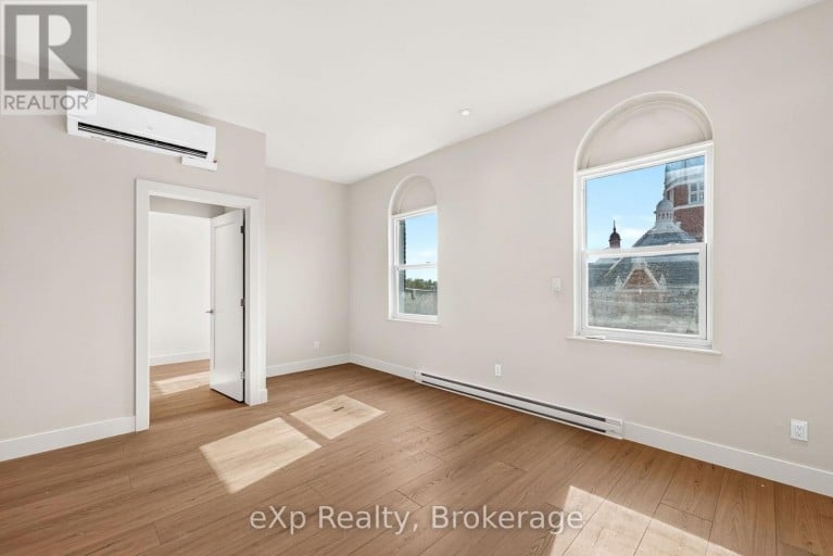 12 - 24 WELLINGTON STREET, Stratford, Ontario, N5A2L2