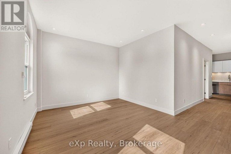 12 - 24 WELLINGTON STREET, Stratford, Ontario, N5A2L2
