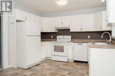 11 INDIANA AVENUE Wasaga Beach Ontario photo 5