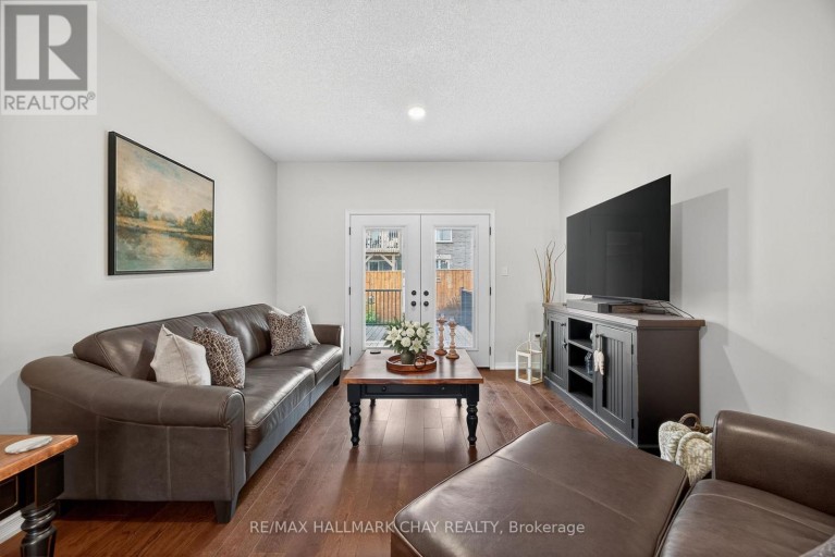 118 ISABELLA DRIVE, Orillia, Ontario, L3V8K7
