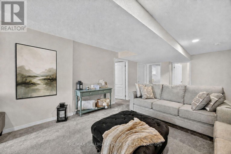 118 ISABELLA DRIVE, Orillia, Ontario, L3V8K7