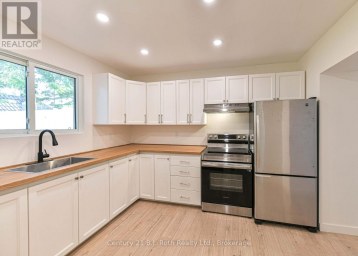 12 CLINTON STREET Orillia Ontario photo 25