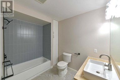 12 CLINTON STREET Orillia Ontario photo 41
