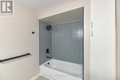 12 CLINTON STREET Orillia Ontario photo 42