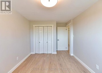 12 CLINTON STREET Orillia Ontario photo 46
