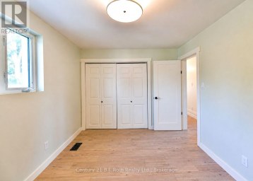 12 CLINTON STREET Orillia Ontario photo 48