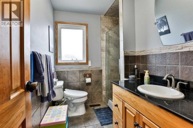3802 Oak Drive S Lethbridge Alberta photo 17