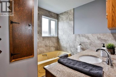 3802 Oak Drive S Lethbridge Alberta photo 19
