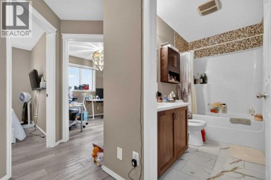 66 Panatella Park NW Calgary Alberta photo 13