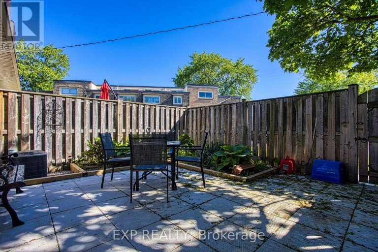 404 - 7 VIKING COURT, Grimsby (Grimsby Beach), Ontario, L3M3T8