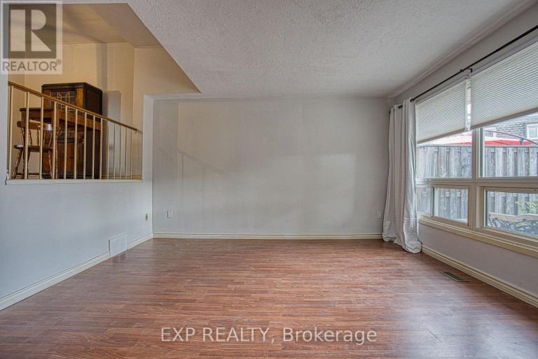 404 - 7 VIKING COURT, Grimsby (Grimsby Beach), Ontario, L3M3T8