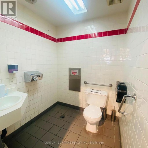 2 - 425 ST CLAIR STREET, Chatham-Kent, Ontario, N7L3K4