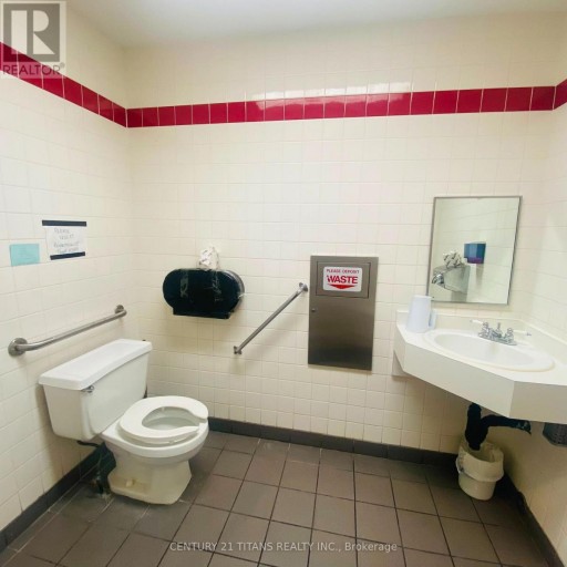 2 - 425 ST CLAIR STREET, Chatham-Kent, Ontario, N7L3K4