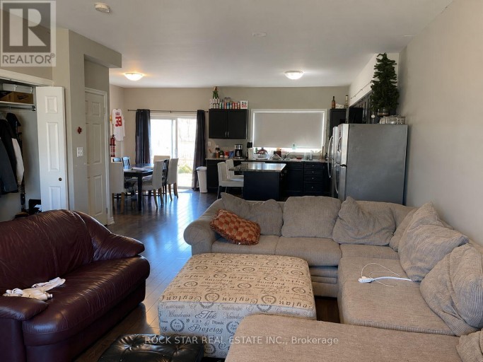 20B CHESTNUT STREET E, St. Catharines (Secord Woods), Ontario, L2T1G7