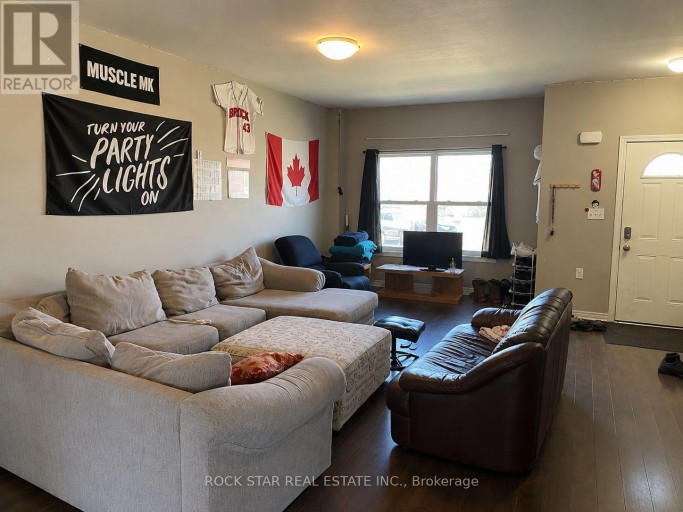 20B CHESTNUT STREET E, St. Catharines (Secord Woods), Ontario, L2T1G7