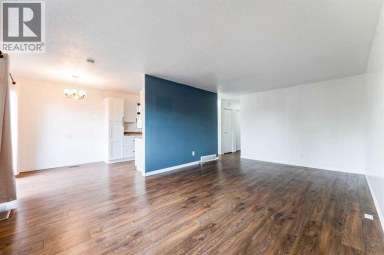 2906 Doverville Crescent SE Calgary Alberta photo 8