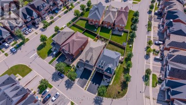 14 CLARINET LANE Whitchurch-Stouffville (Stouffville) Ontario photo 3