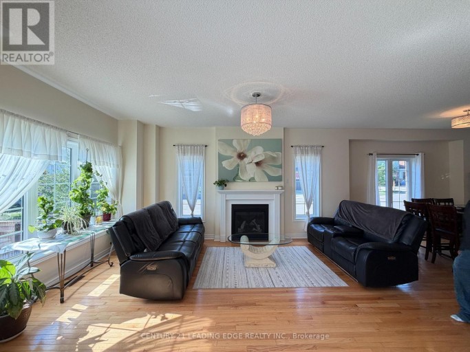 14 CLARINET LANE, Whitchurch-Stouffville (Stouffville), Ontario, L4A4N1