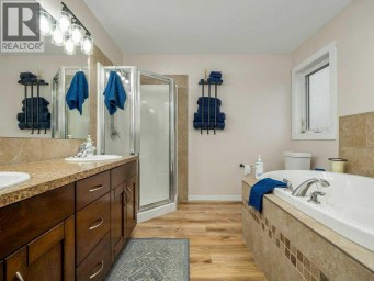 532 Margaret Sutherland Crescent N Lethbridge Alberta photo 27
