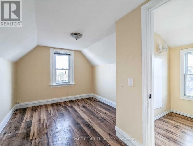 116 BEACH ROAD, Hamilton (Industrial Sector), Ontario, L8L3Z9