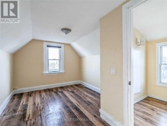 116 BEACH ROAD Hamilton (Industrial Sector) Ontario photo 7