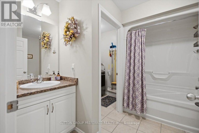 72 - 869 WHETHERFIELD STREET, London North (North M), Ontario, N6H0A2