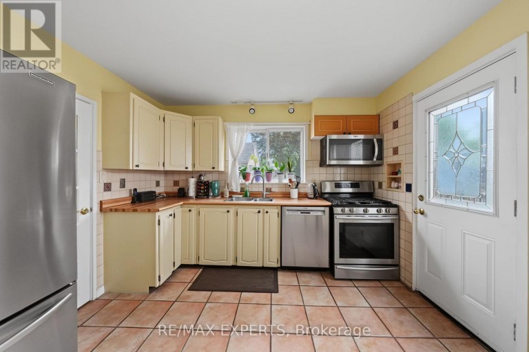 71 DOGWOOD CRESCENT, Toronto (Bendale), Ontario, M1P3N5