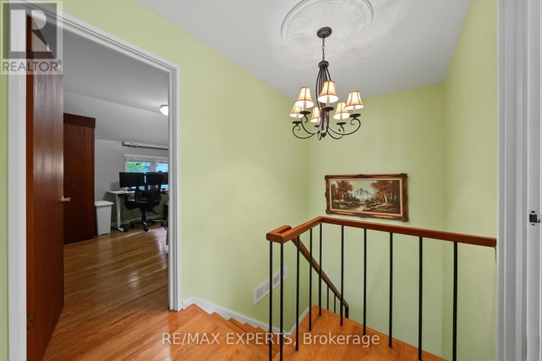 71 DOGWOOD CRESCENT, Toronto (Bendale), Ontario, M1P3N5