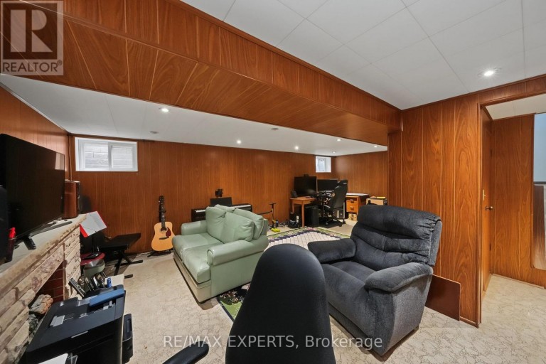 71 DOGWOOD CRESCENT, Toronto (Bendale), Ontario, M1P3N5