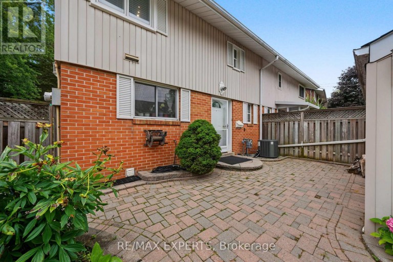 71 DOGWOOD CRESCENT, Toronto (Bendale), Ontario, M1P3N5