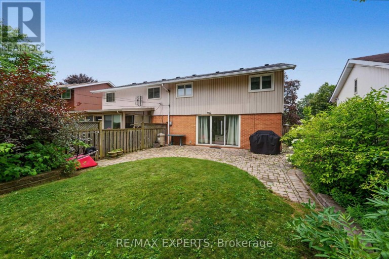 71 DOGWOOD CRESCENT, Toronto (Bendale), Ontario, M1P3N5