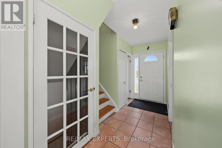 71 DOGWOOD CRESCENT, Toronto (Bendale), Ontario, M1P3N5