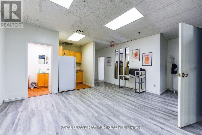 C10 - 4220 STEELES AVENUE W, Vaughan (Steeles West Industrial), Ontario, L4L3S8
