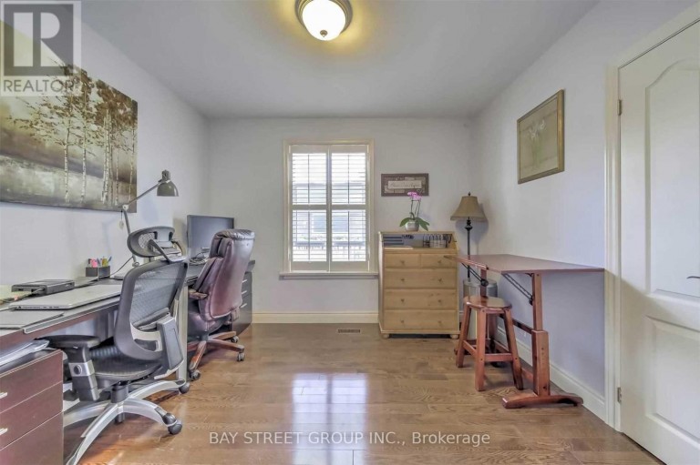 33 HEATHVIEW AVENUE, Toronto (Bayview Village), Ontario, M2K2C2