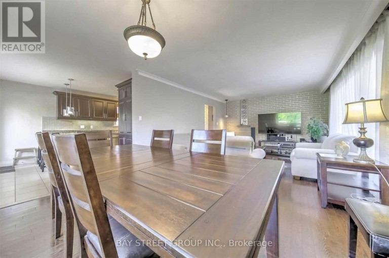 33 HEATHVIEW AVENUE, Toronto (Bayview Village), Ontario, M2K2C2